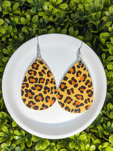 Load image into Gallery viewer, Cheetah Print  Wood Earrings