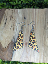 Load image into Gallery viewer, Cheetah Print  Wood Earrings