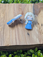 Load image into Gallery viewer, Elsa Stud Earrings