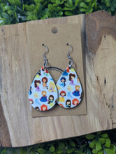 Load image into Gallery viewer, Princess Wood Teardrop earrings