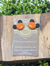 Load image into Gallery viewer, Pumpkin Mickey Stud