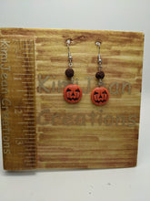 Load image into Gallery viewer, Pumpkin Diffuser Earrings