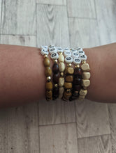 Load image into Gallery viewer, Dog Mom Diffuser Wood Bracelet Set