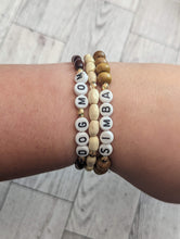 Load image into Gallery viewer, Dog Mom Diffuser Wood Bracelet Set