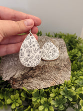 Load image into Gallery viewer, Black & White Floral Wood  Earrings