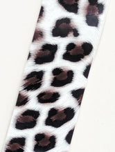 Load image into Gallery viewer, Animal print wristlet- Giraffe

