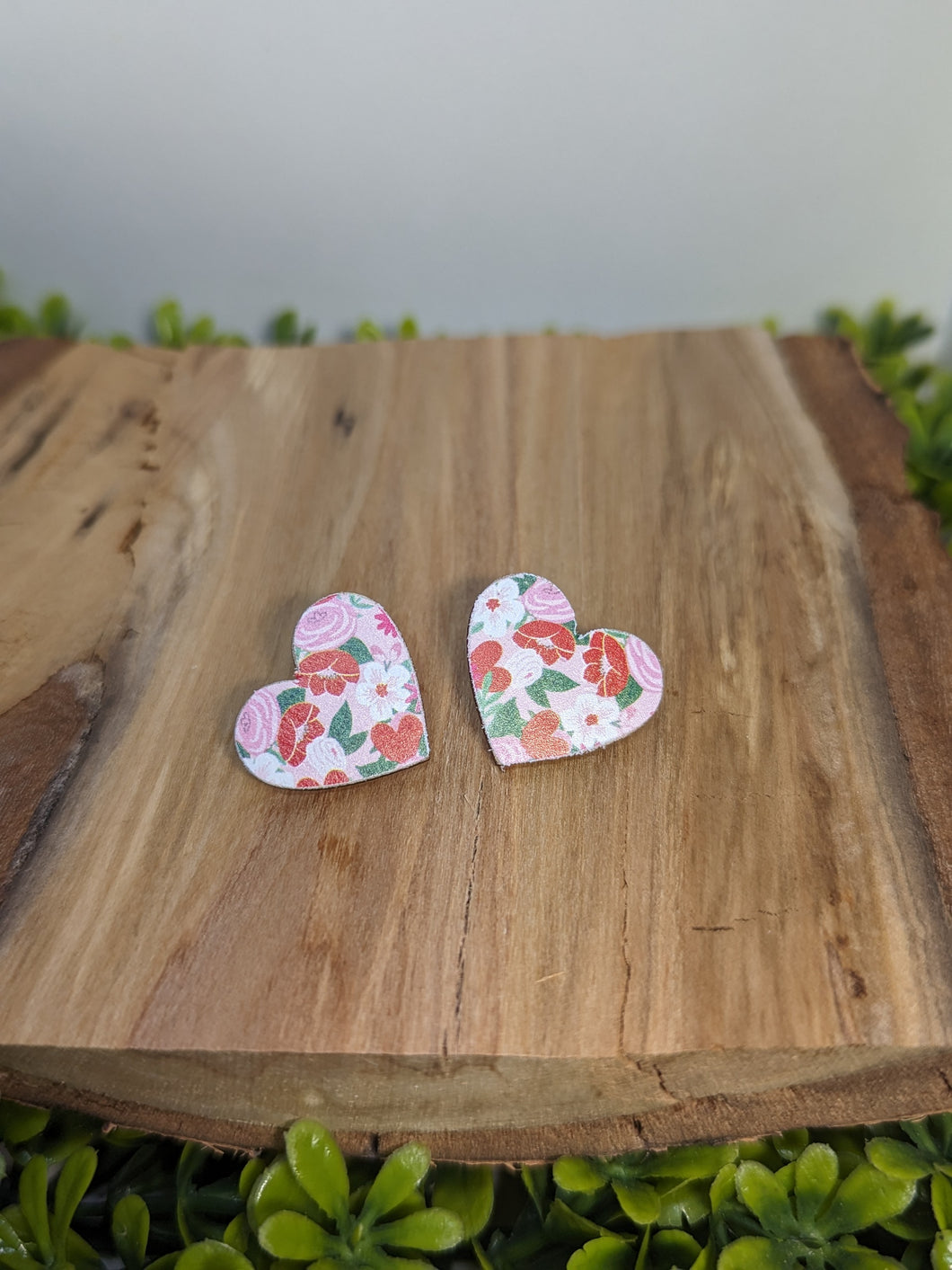 Floral printed Heart Wood Stud Earrings