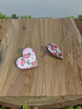 Load image into Gallery viewer, Floral printed Heart Wood Stud Earrings
