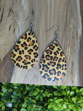 Load image into Gallery viewer, Cheetah Print  Wood Earrings
