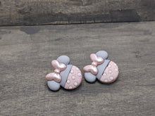 Load image into Gallery viewer, Minnie Grey &amp; Pink Stud Earring
