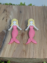 Load image into Gallery viewer, Pink Scale Mermaid stud earrings
