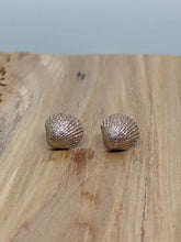 Load image into Gallery viewer, Dainty Sparkle Clamshell Stud Earrings

