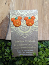 Load image into Gallery viewer, Mickey Mouse Pumpkin Stud
