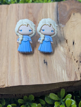 Load image into Gallery viewer, Elsa Stud Earrings

