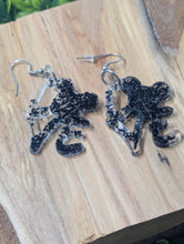 Load image into Gallery viewer, Mickey Love Resin earrings
