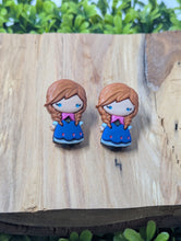 Load image into Gallery viewer, Anna Stud Earrings
