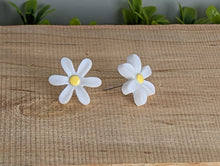 Load image into Gallery viewer, White Daisy Stud Earrings
