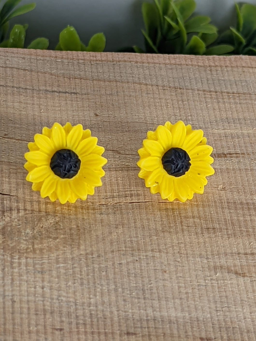 Sunflower Stud Earrings- Medium