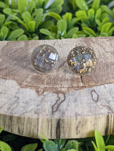 Load image into Gallery viewer, Faceted Taupe Gold Leaf Stud Earrings
