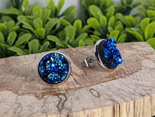 Load image into Gallery viewer, Druzy Round with Silver stud- Blue &amp; Green

