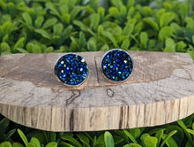 Load image into Gallery viewer, Druzy Round with Silver stud- Blue
