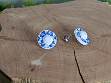 Load image into Gallery viewer, Blue &amp; White Floral Pattern Earrings

