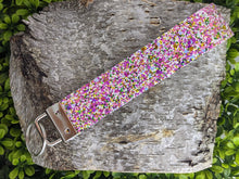 Load image into Gallery viewer, pink  glitter wristlet
